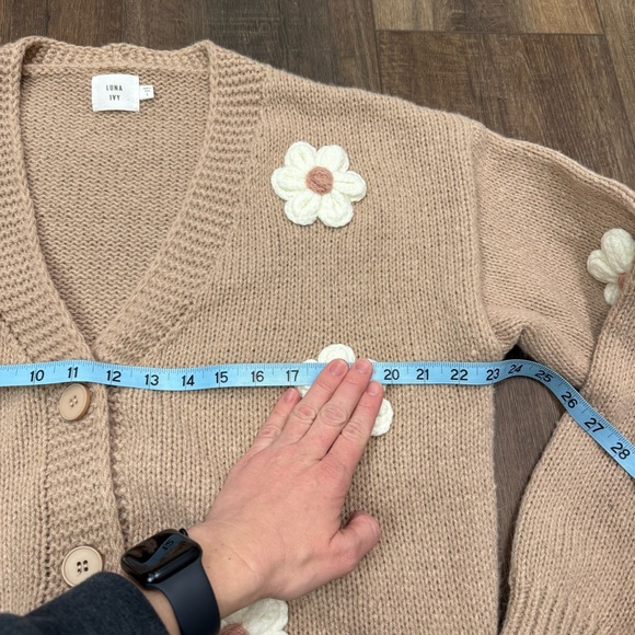 Luna Ivy brown and white Flower Sweater Cardigan Size large - Picture 7 of 10